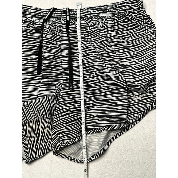 Nike Dri-Fit Running Shorts Women’s Medium Zebra Print Lined Pocket Drawstring - Picture 7 of 7